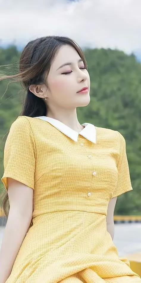美丽公主小姐姐，黄裙白领长发