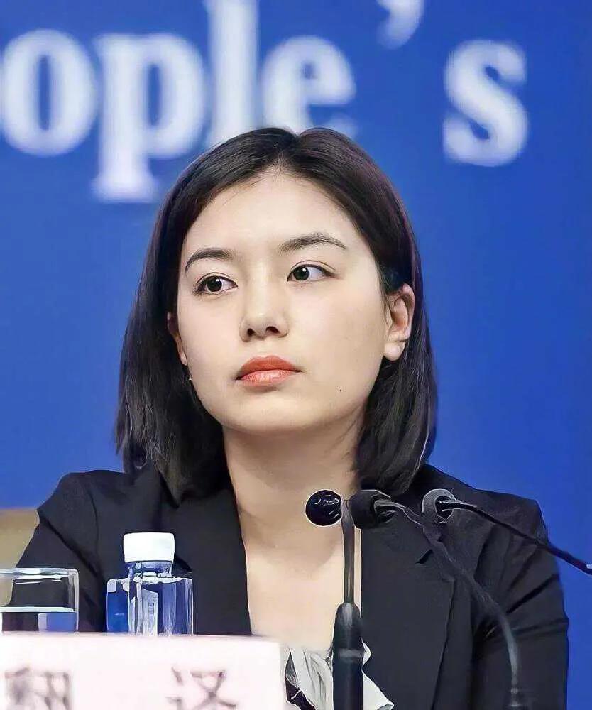 中国最美翻译官！智慧与美貌并存！简直是天花板级别的存在！
