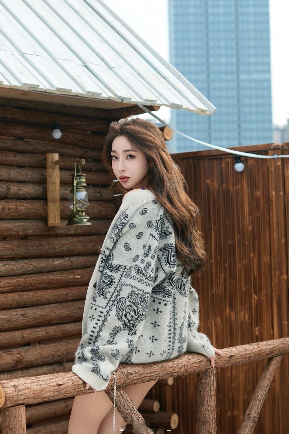 𝙔𝙤𝙡𝙖‘𝙨 𝙤𝙤𝙩𝙙 我的雪地穿搭日记📔开衫穿搭真的是早秋