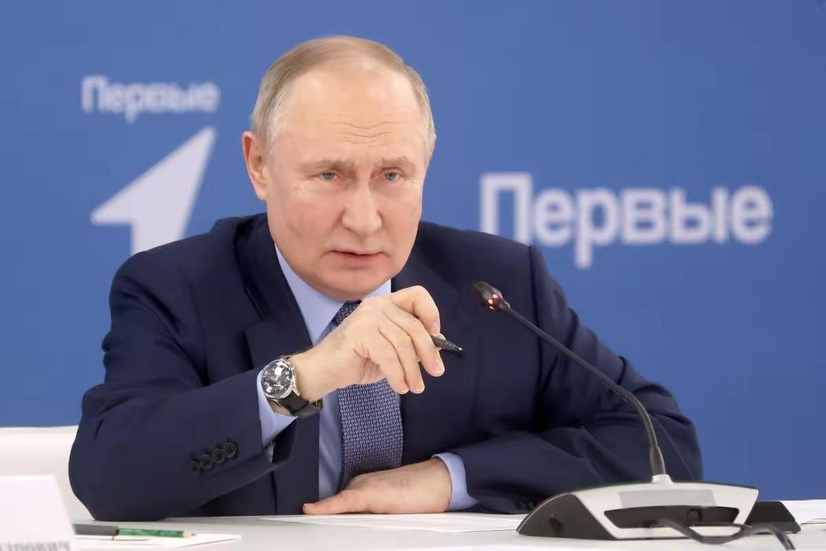 【普京今天批准了与中国达成的投资保护协议、与委内瑞拉的战略伙伴关系条约  

俄