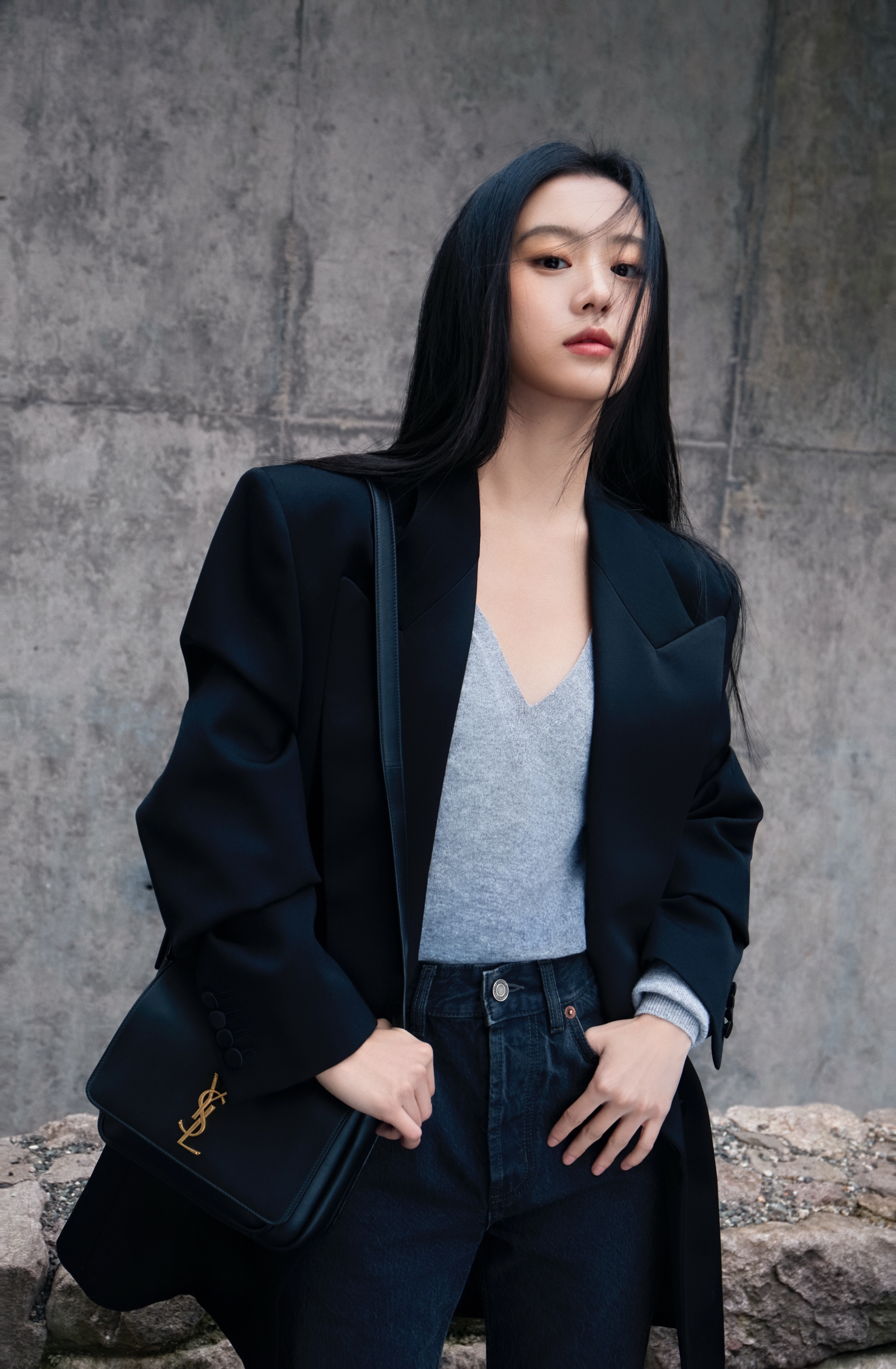 包上恩[超话] 在复制粘贴的时代，你是手写的诗[鲜花] ​​​