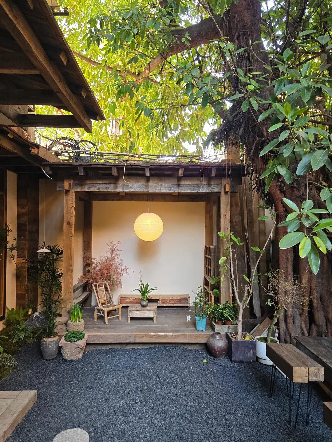 将军的责任是让士兵在战场上活下来，而不是讨他们喜欢。管理者也一样，别想着让员工天