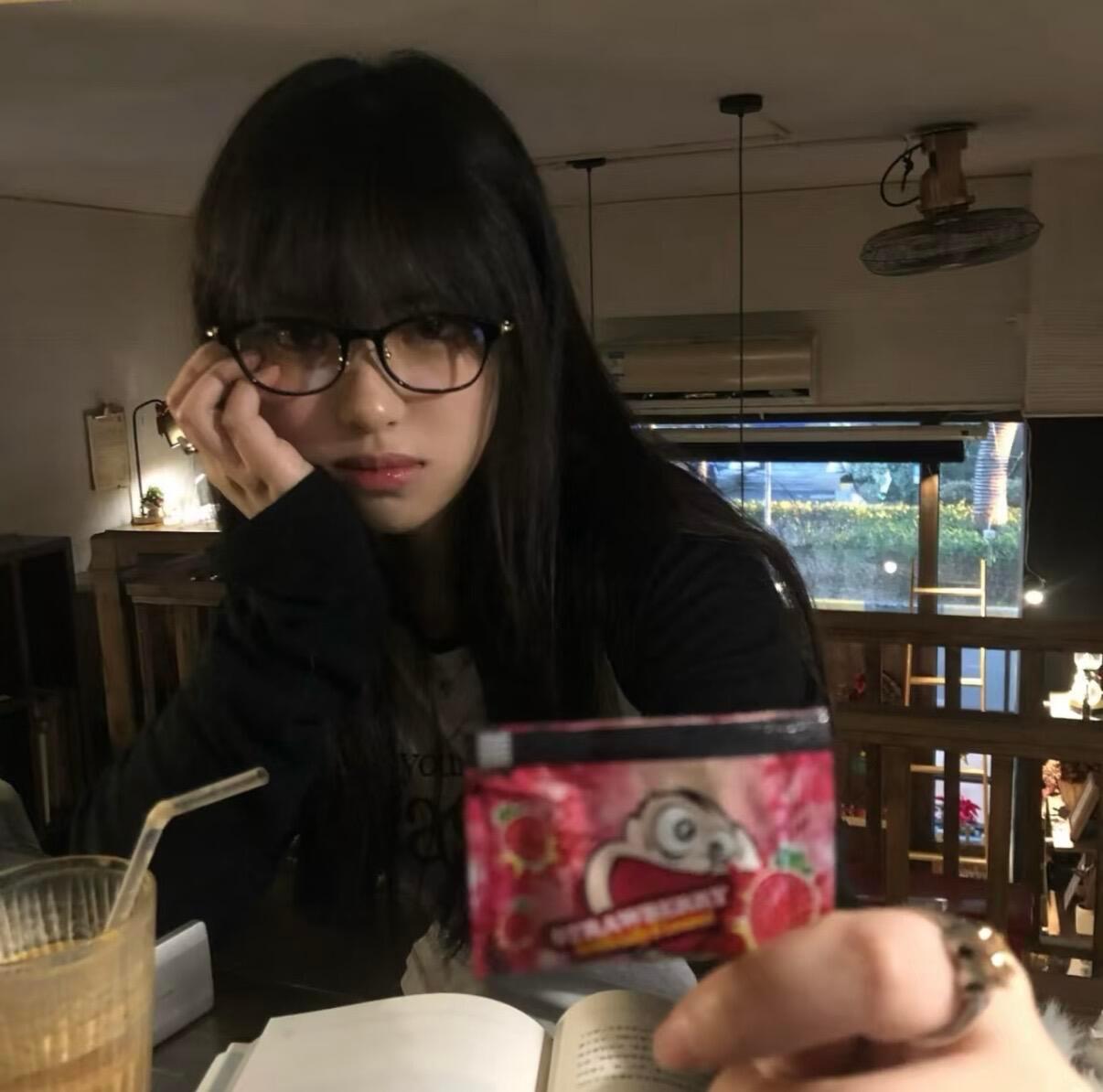 WeChat｜小众氛围感女生头像分享｜图源网络 