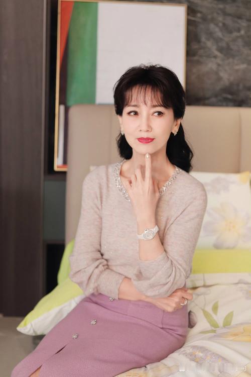 王晶说赵雅芝没有演技但观众缘好刷到赵雅芝近期活动生图直接惊掉下巴🤯 72岁的状