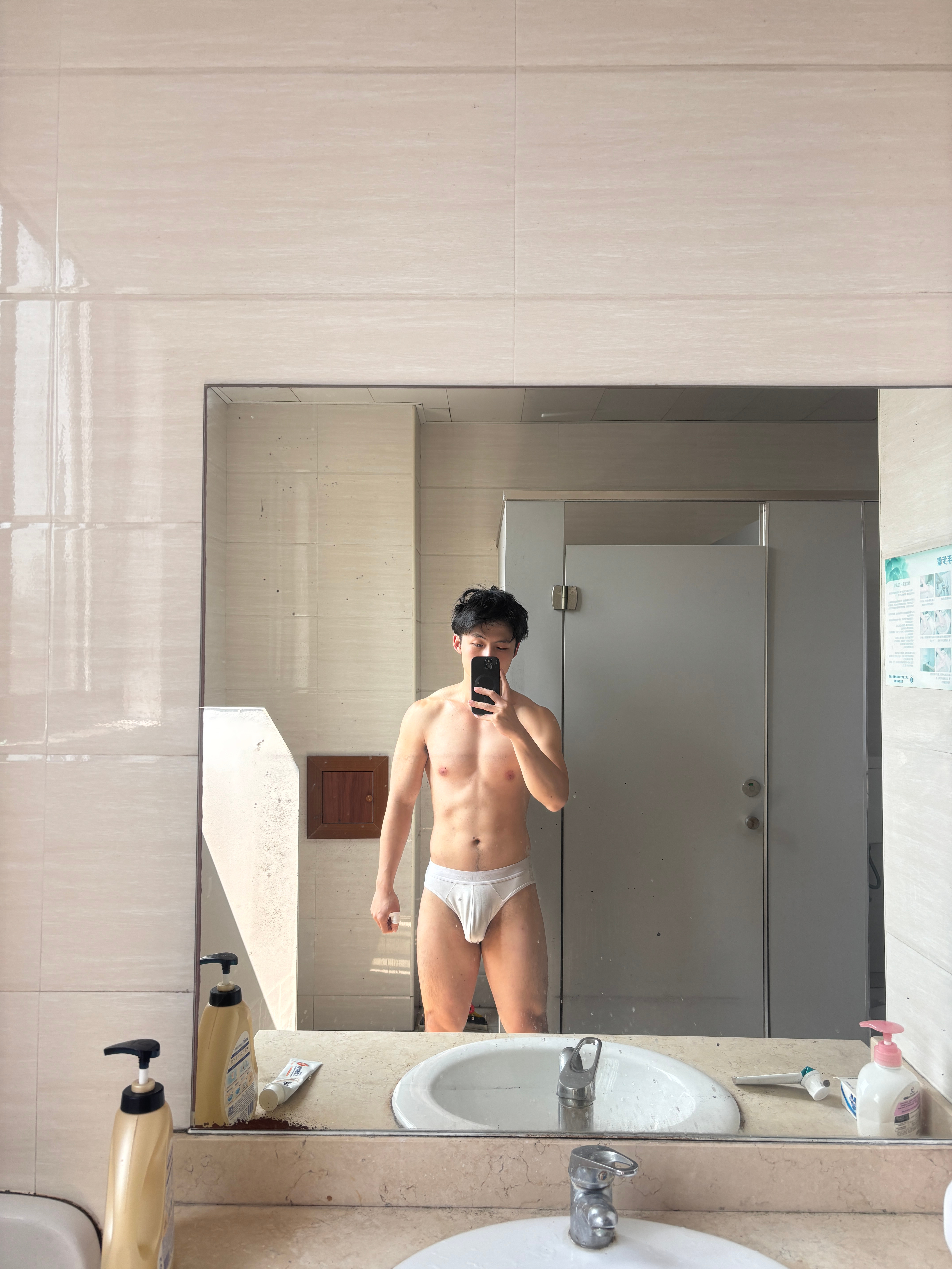 虽然慢慢减 但也是越来越好看了吧 
