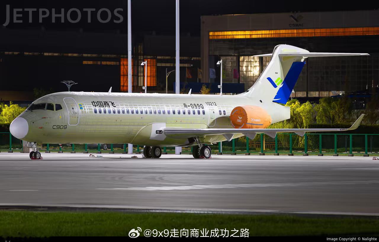 C909 MSN10212 架机已露面，期待本月有C9x9新机交付  注：图源来