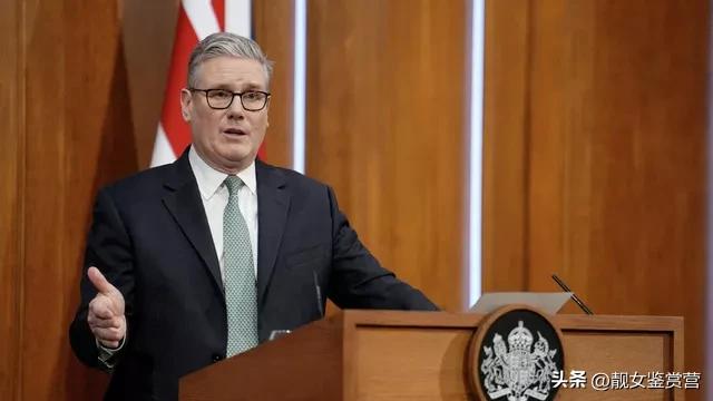 彻底杠上了！
英国首相斯塔默拒绝派遣军舰以恢复霍尔木兹海峡的航运。
此前，美国总