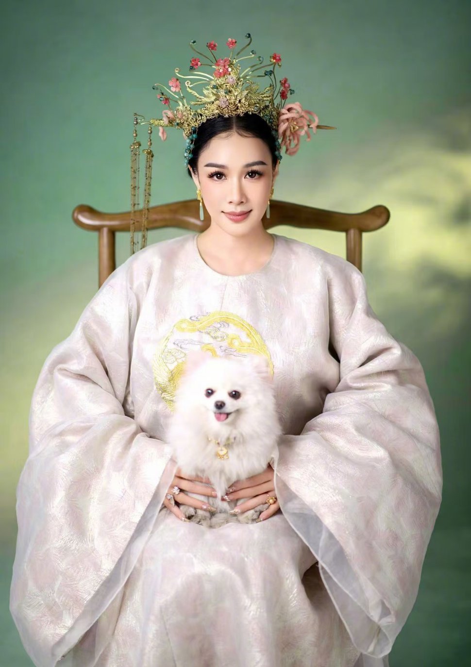 考拉曝光妈妈钟丽缇撒谎钟丽缇回应疑似造假谁能想到前脚钟丽缇长篇澄清说是同学，后脚