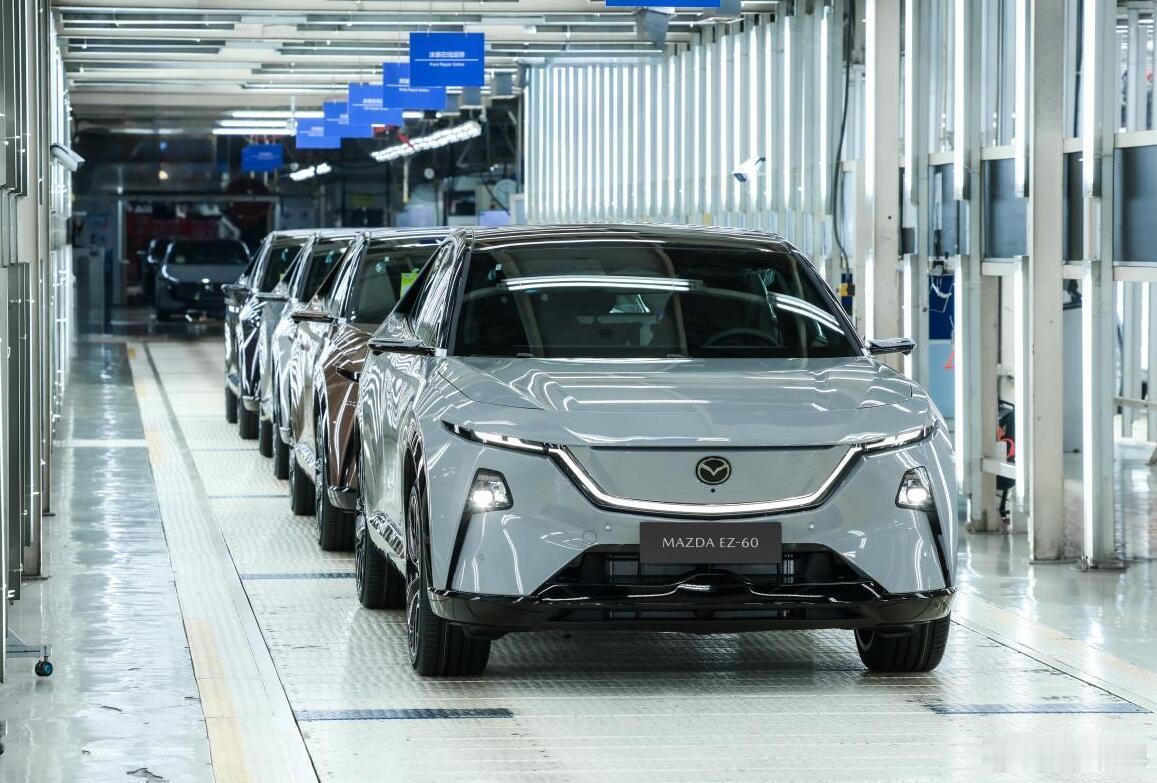 马自达EZ-60，这是一款全球战略级的新能源SUV，也是马自达跟中国供应商联合打