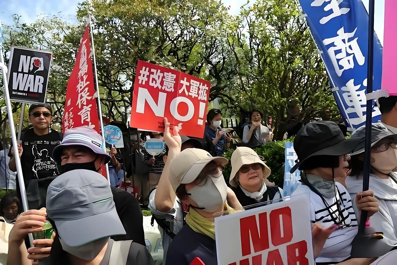 日本现在基本就靠汽车硬撑，汽车能撑多久，日本就能撑多久。 说白了，就是个缓慢老去