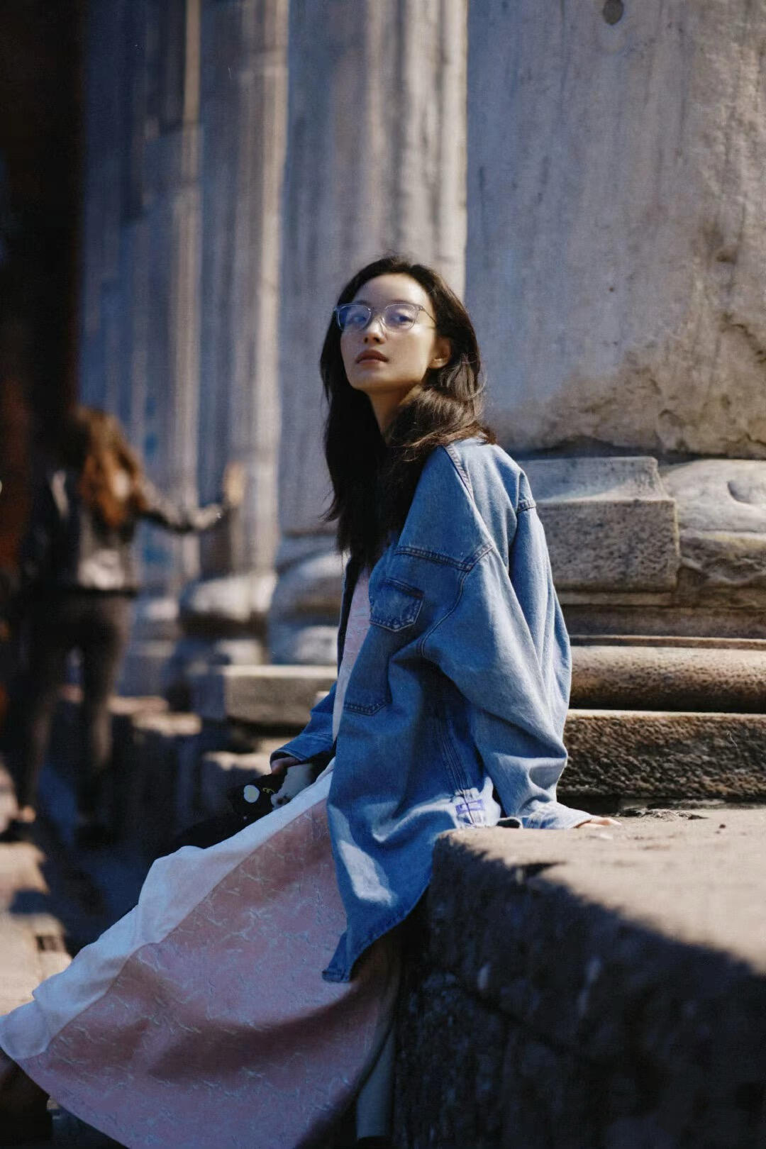 倪妮私服审美 所有人欣赏倪妮的私服穿搭，这种毫不费力的松弛感真的绝了，审美这一块