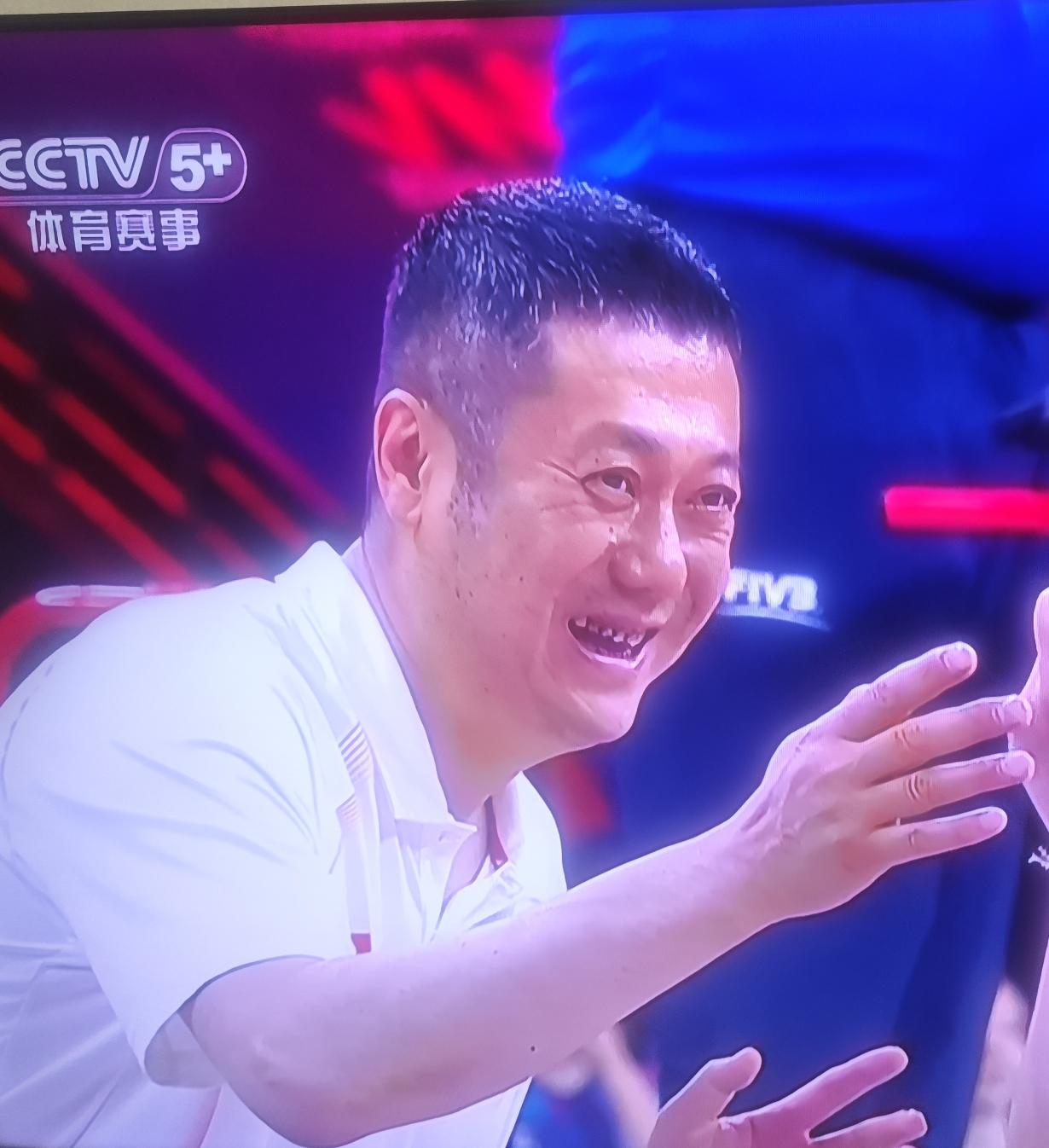 3比0复仇法国，赵勇乐开了花
     去年的世锦赛，中国女排就是被法国挡在了八