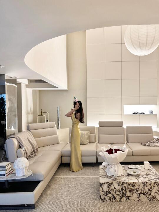 假装是小说女主在500平的家过生日🎂🐶