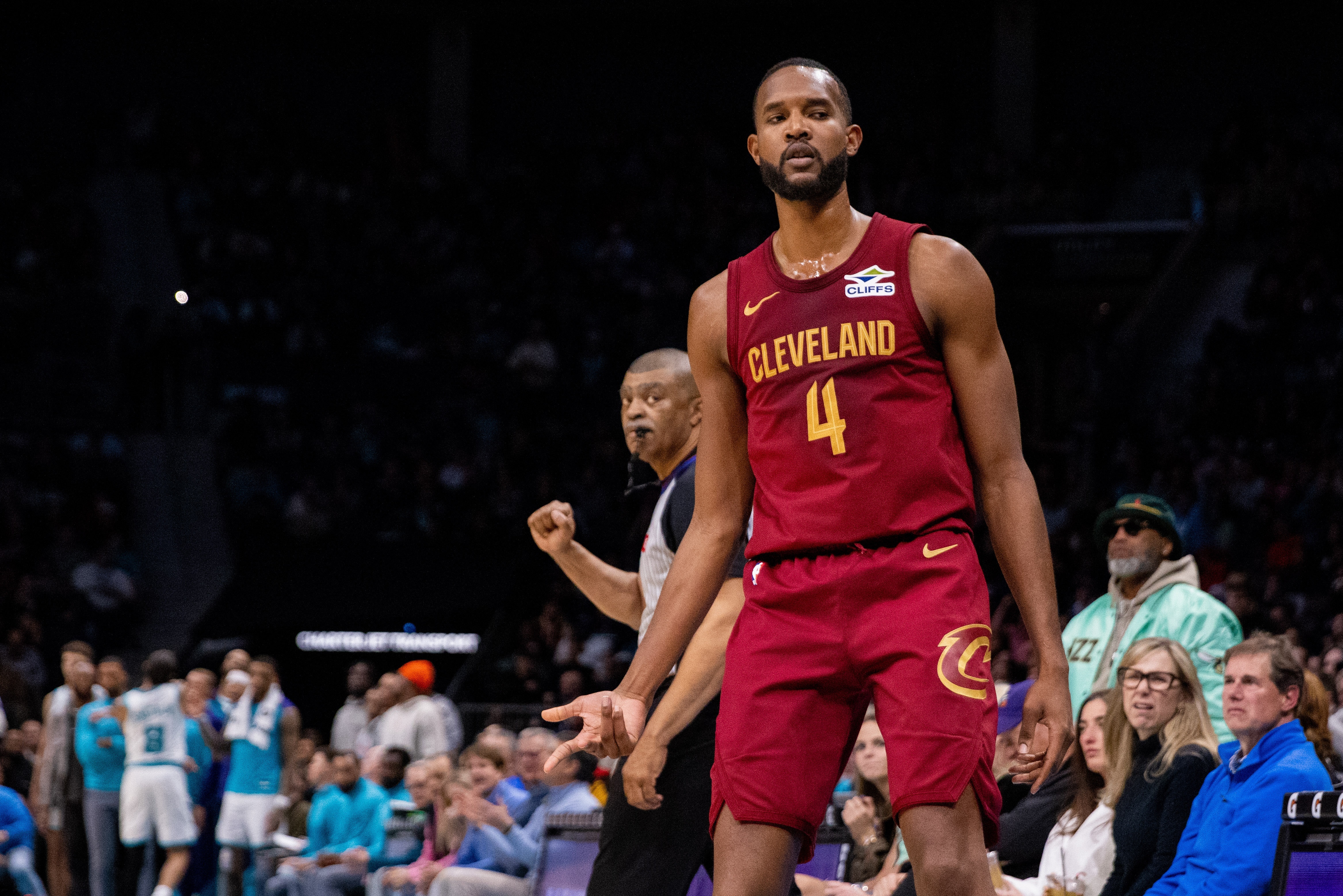 Stat Defender统计：本赛季常规赛防守挡拆每回合失分最少的球队，骑士 