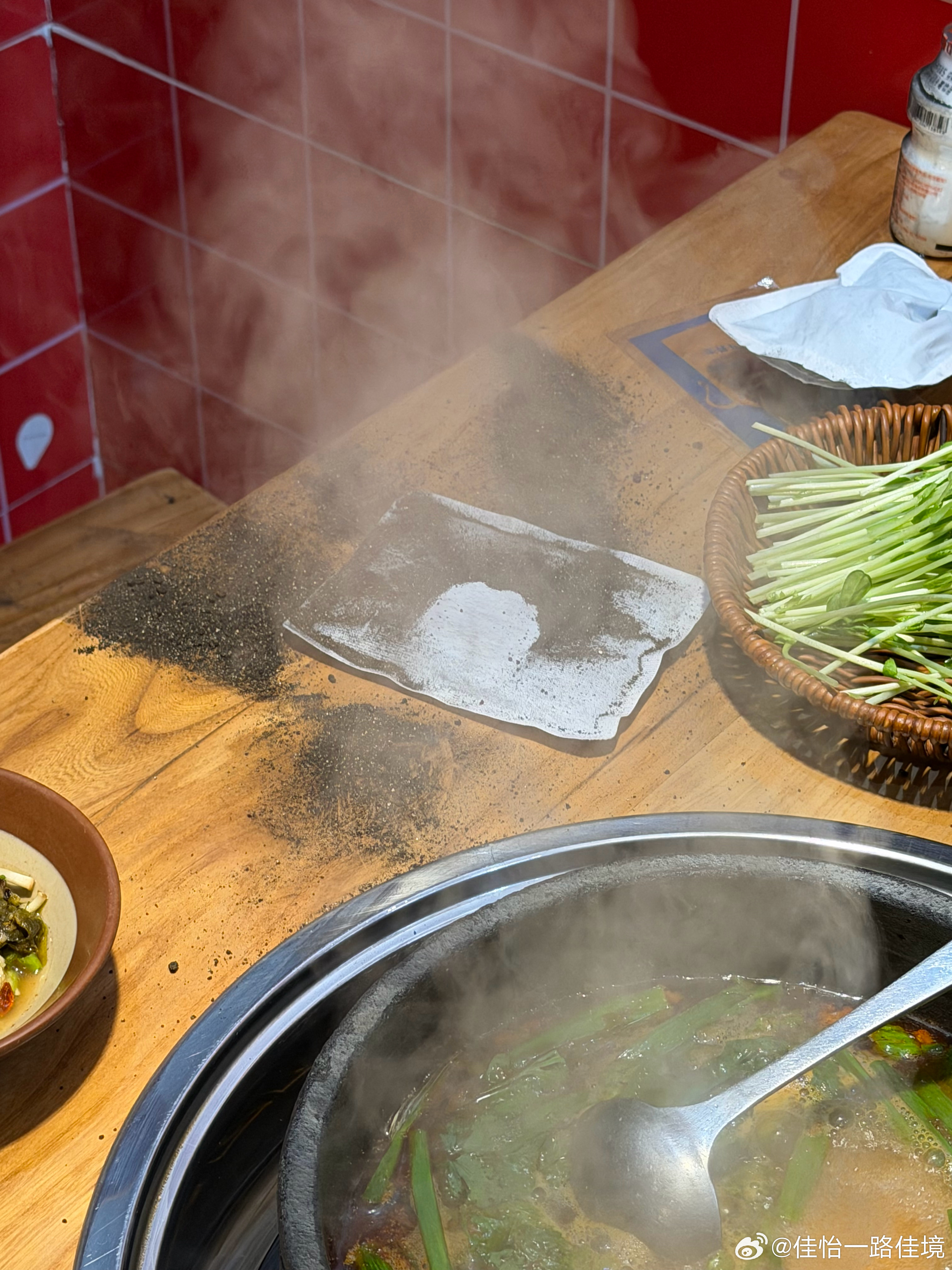 人怎么能每天都闯祸呢白天拍摄贴一身暖宝宝，吃饭的时候一撕，天女散黑花图3慎看！立