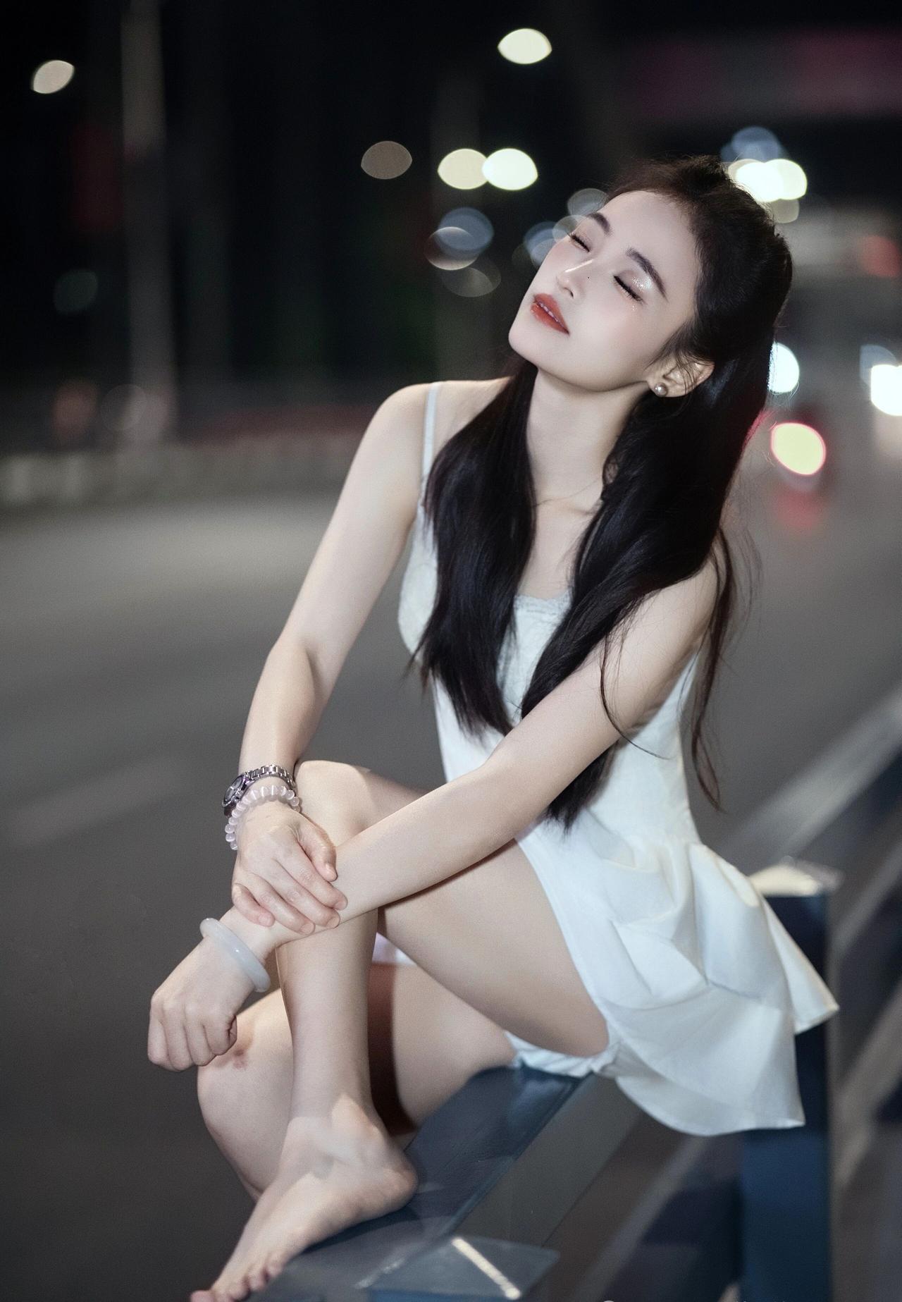 随拍[比心][比心]分享小姐姐的美照 分享精选街拍