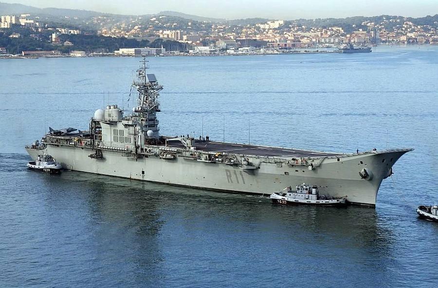 西班牙“阿斯图里亚斯亲王”号轻型航空母舰
“阿斯图里亚斯亲王”号是西班牙海军在2