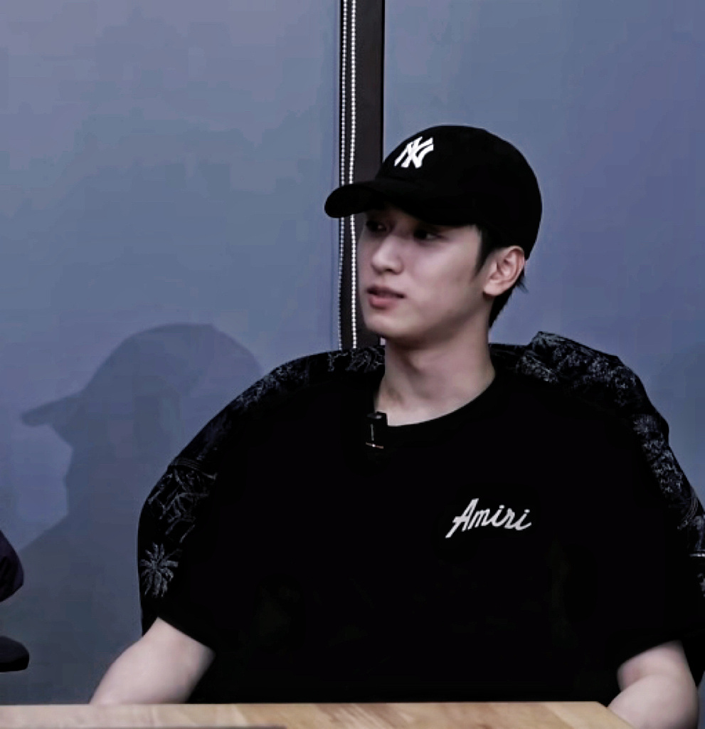 第一反应就想到了这张图，清爽又自带人夫感、 