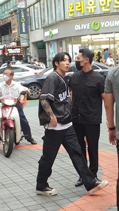 套丑而不自知 呜呼，我们田捞起要上街了 