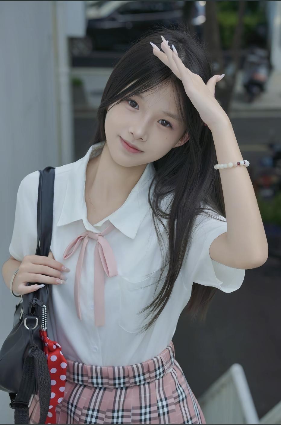 清纯甜美的样子漂亮吗