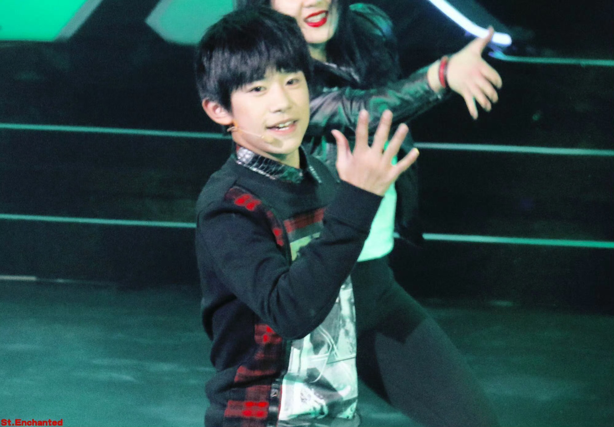 苍天啊这真的是我生的易烊千玺电影蛮荒禁地四字 易烊千玺 yyqx 四字弟弟