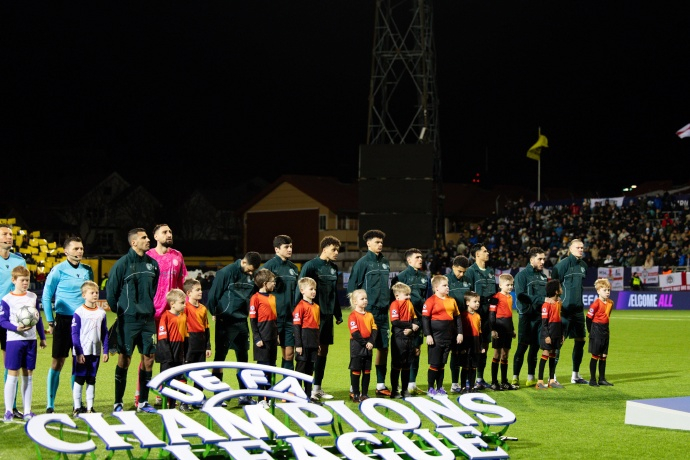 曼城队长报销远征球迷门票 据《曼彻斯特晚报》报道，在欧冠客场1-3负于博德闪耀后