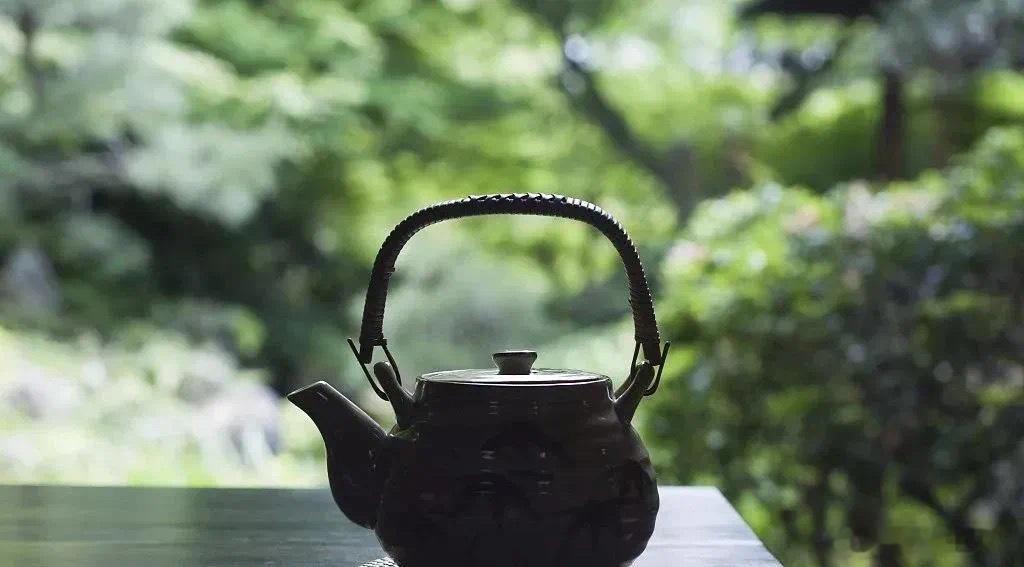 晨光自会漫上来·默斋主人原创散文年少时，我对从容抱有一种浪漫又片面的想象。总觉得