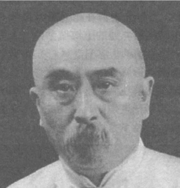 1910年，晚清神医自称梦到未来的新中国，没有租界和治外法权，到处高楼大厦，飞船