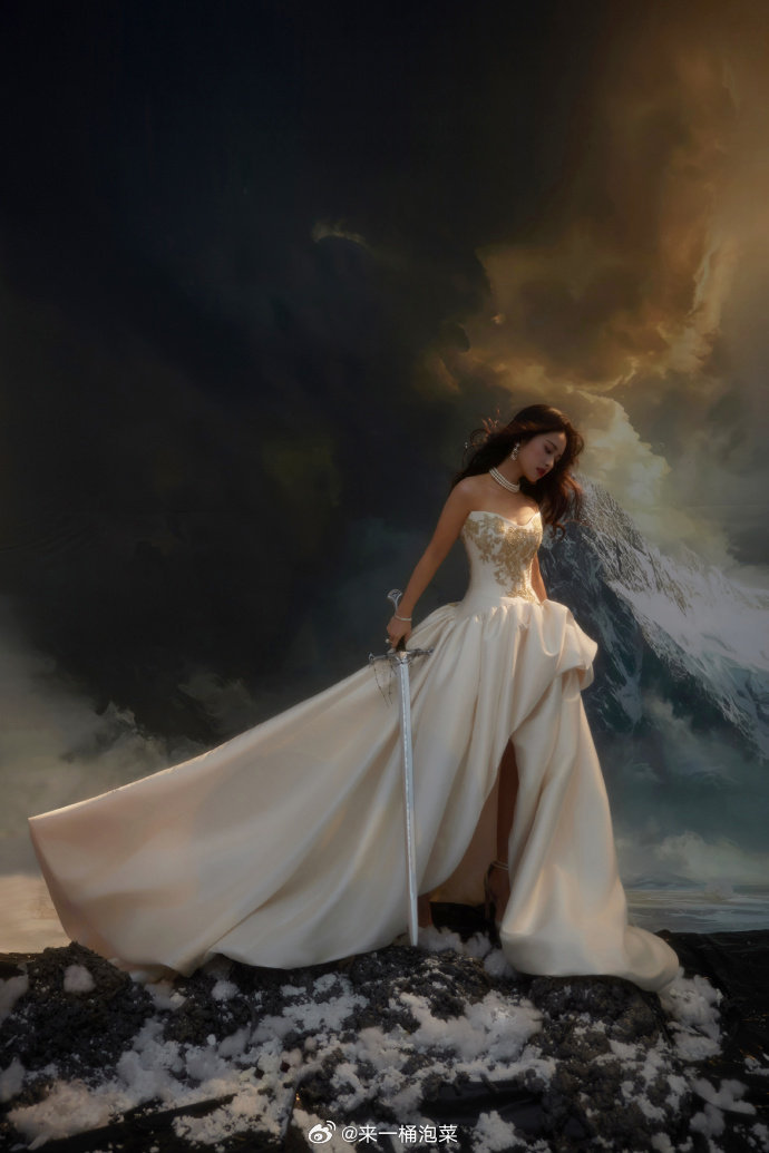 沈月 是公主也是自己的骑士 沈月工作室必有高人指点，截止目前女明星最佳，沈月的表