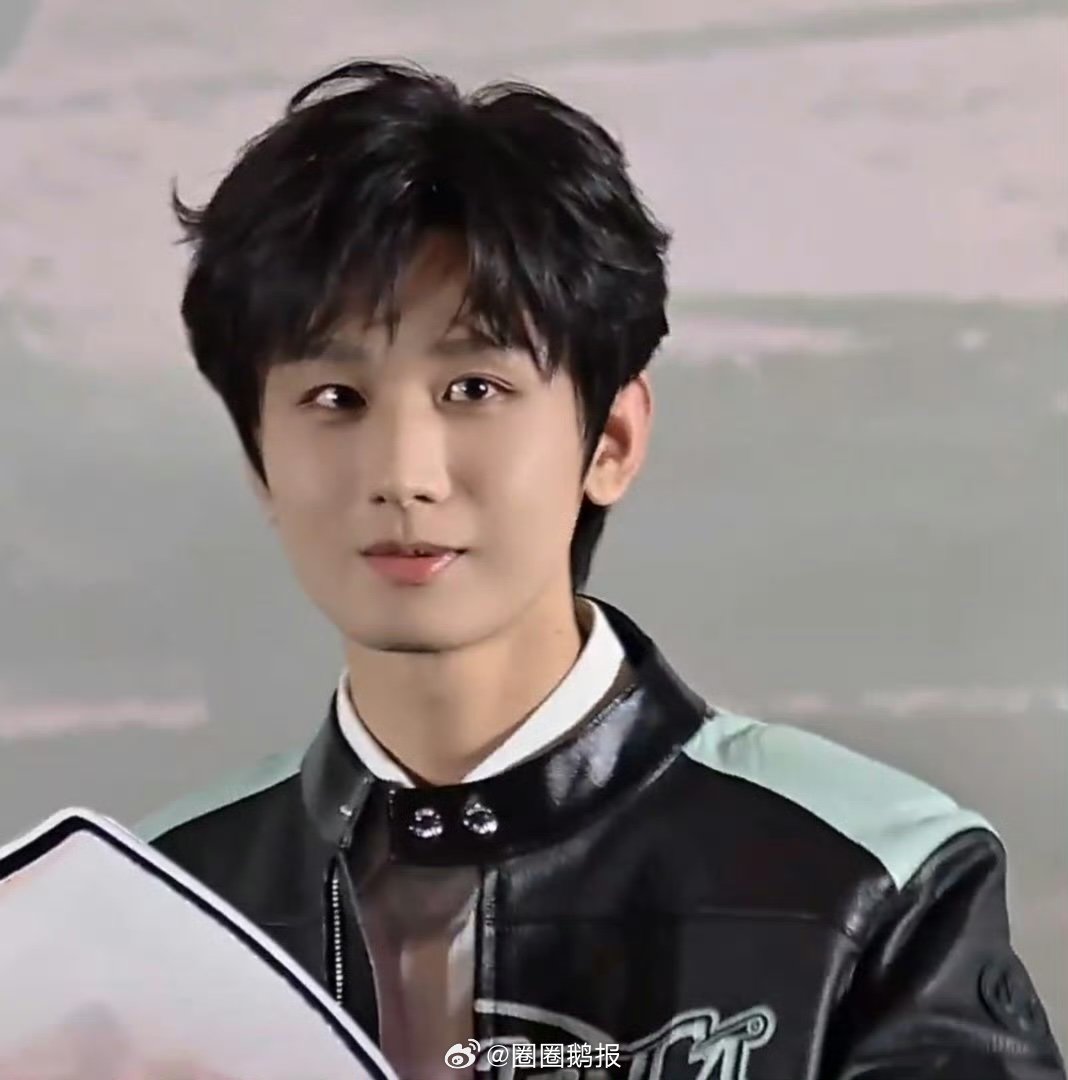 成毅好适合机车风好帅啊！！机车风诶，成毅好适合机车风 