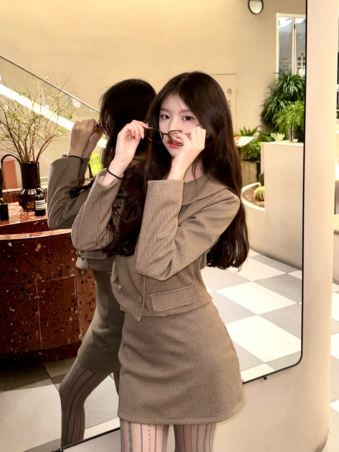 请吃饭的眼镜妹妹