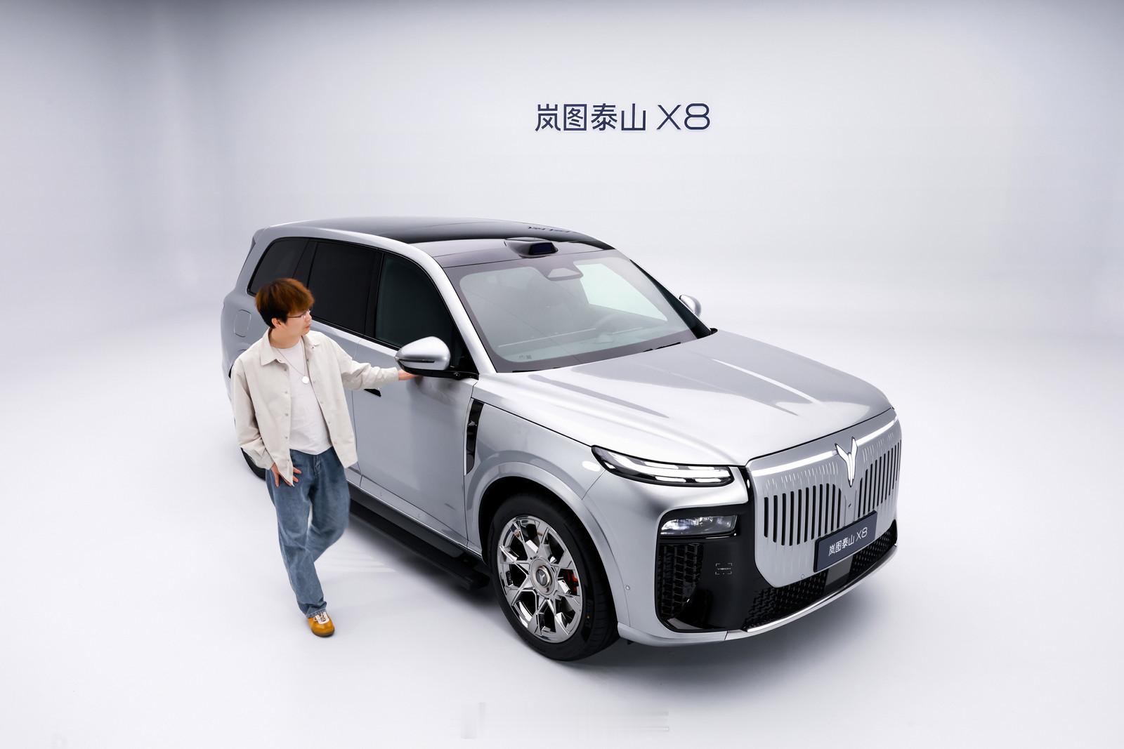 看看大五座SUV现在都卷成啥样了，泰山X8这车你直接看作是泰山的五座版就行，尺寸