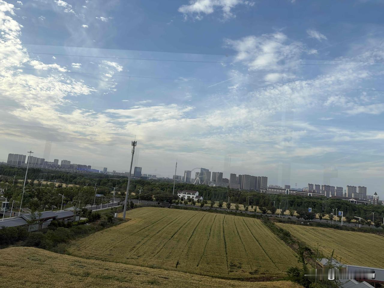 人的一生，谁最可靠？答案是自己。年少时总盼着有人撑腰，可长大后才懂，父母会老去，