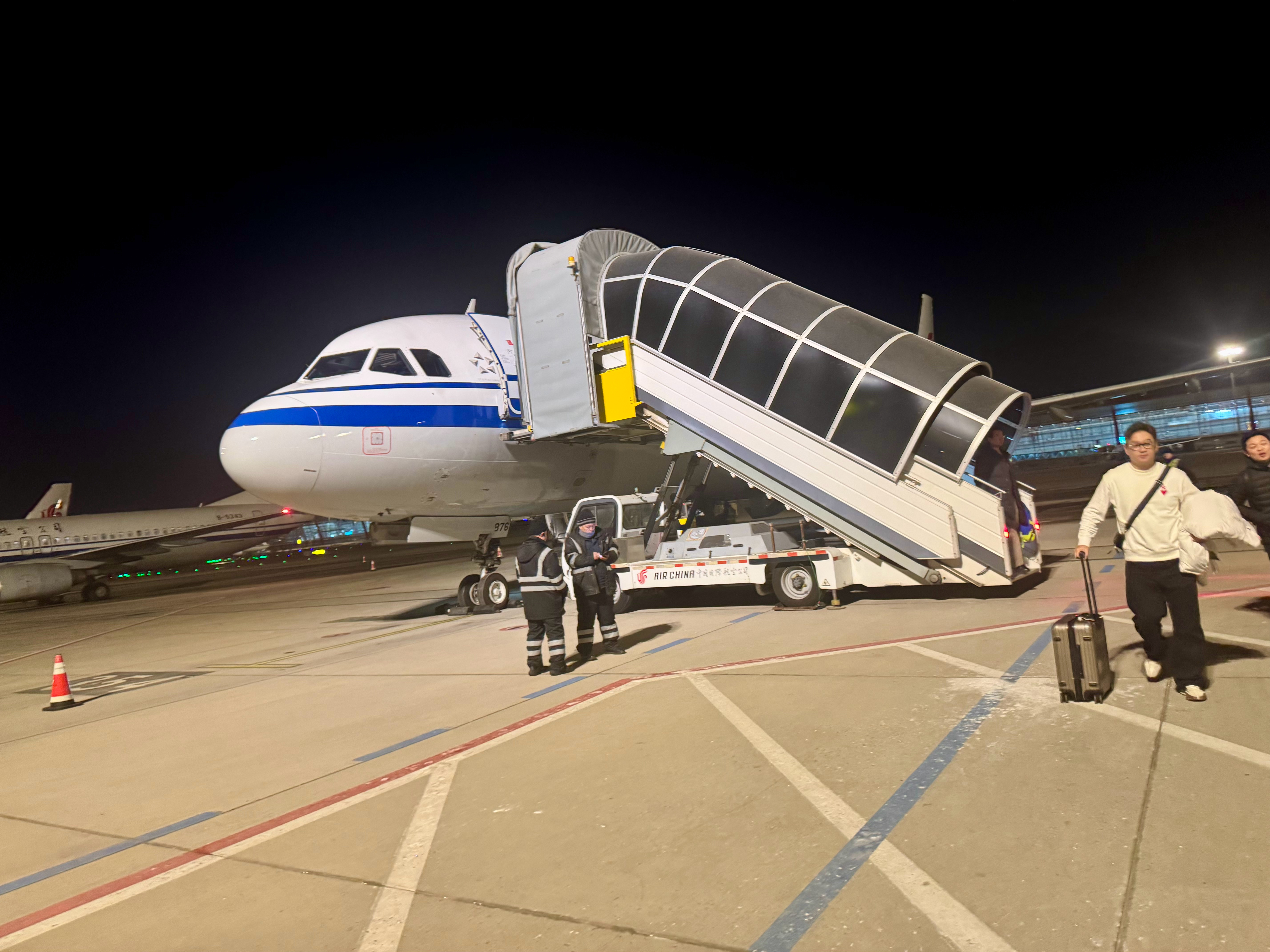 凌晨落地结束2025年的飞行，今年忙忙碌碌的居然以122个航段结束，仅次于巅峰2