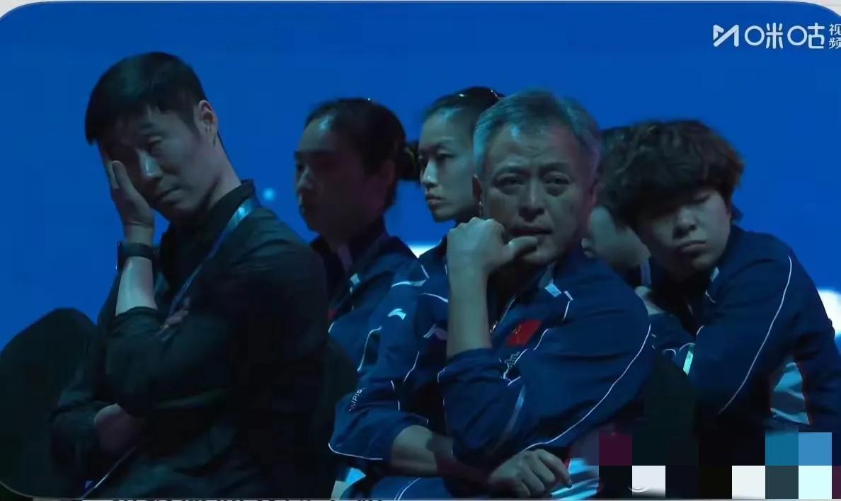 万万没想到哪！大迪被温特4：0横扫，同同被申裕斌打了个11：0，都被剃光头了，都