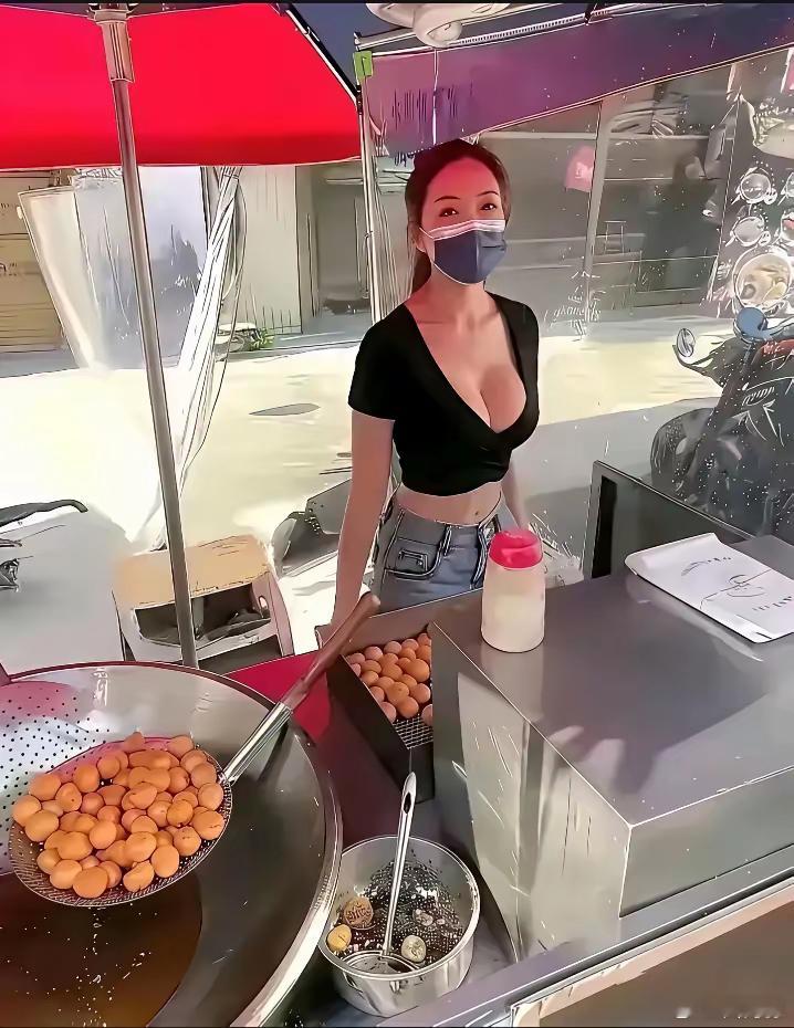 整条街就她家的炸丸子卖的最好，为什么呢？[费解] ​​​