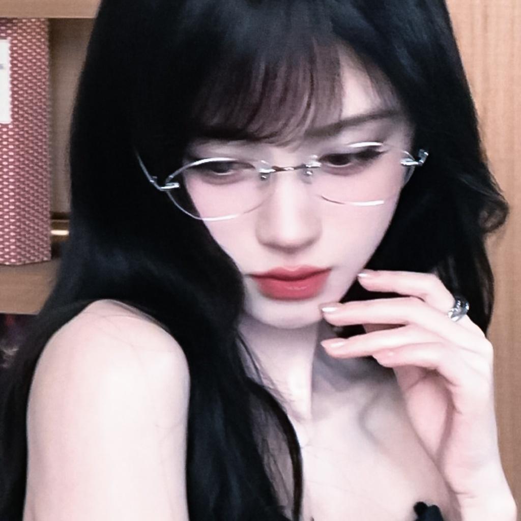 -“快看 那是鞠学姐”“学姐好！”鞠婧祎 ​​​