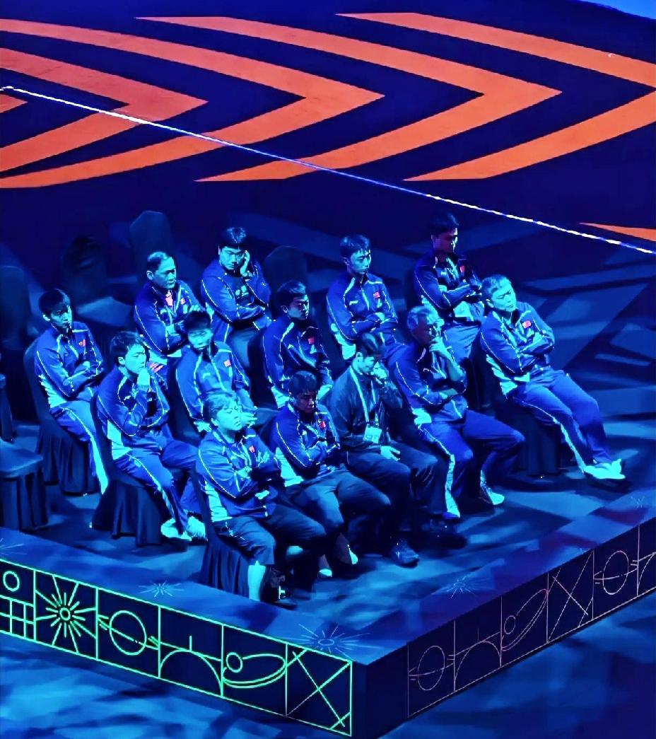 男队这堆人真是如坐针毡，
真是太难了，
难如上青天。
王楚钦从十六进八就要独守全