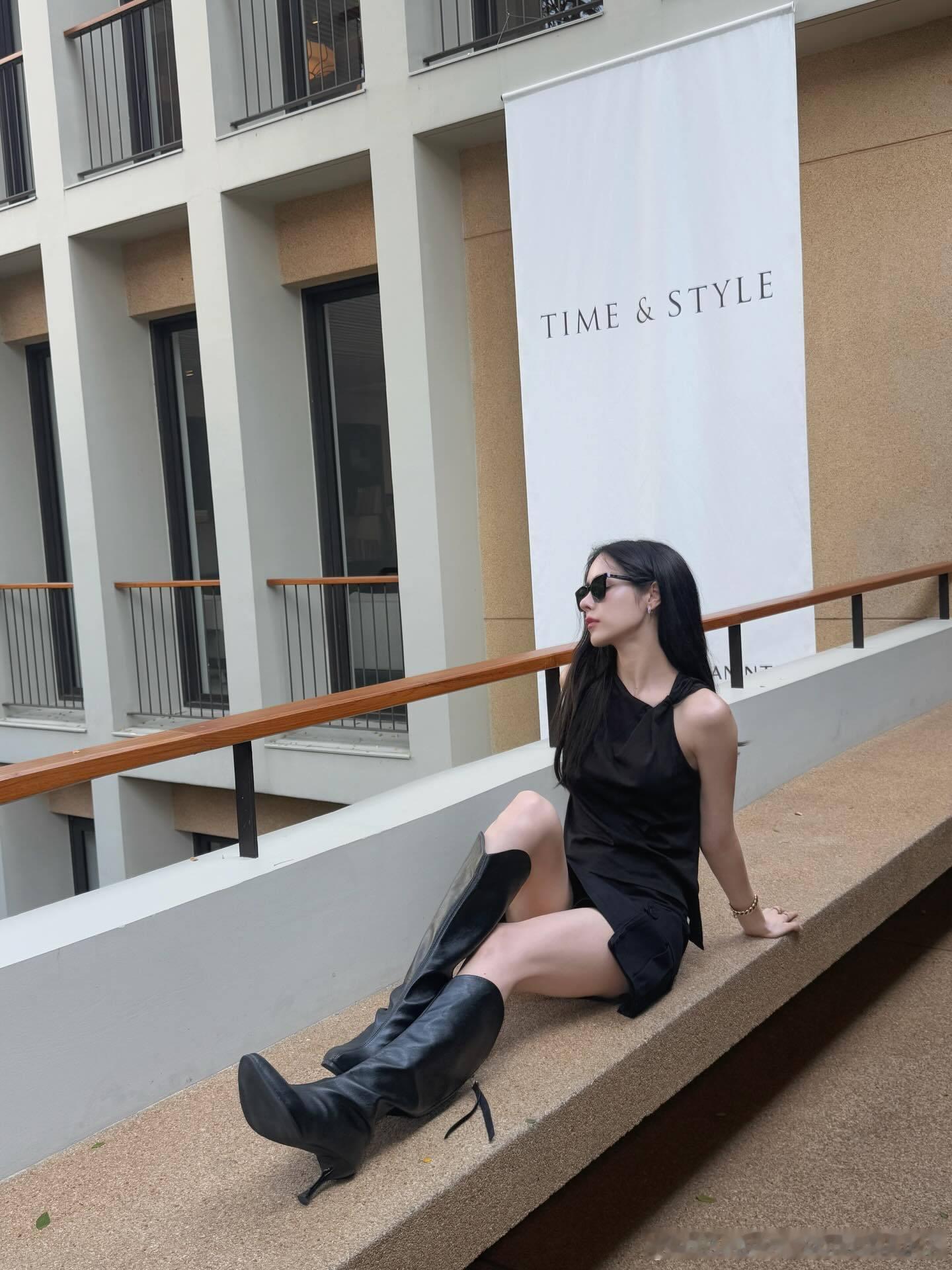 punpreedee 女鹅IG更新！服装品牌推广！这身好好看！！！cool wi