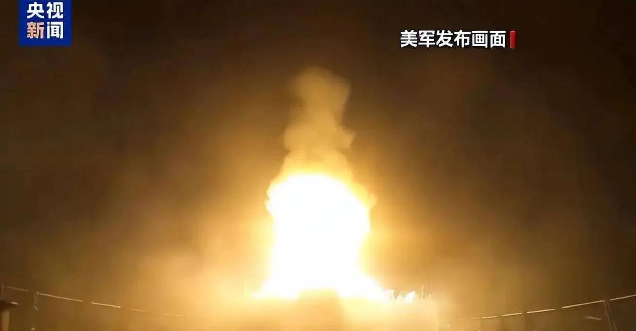 美军这回真急了，连炸伊朗石油城，局势正在失控
波斯湾这边的夜空，这几天就没消停过