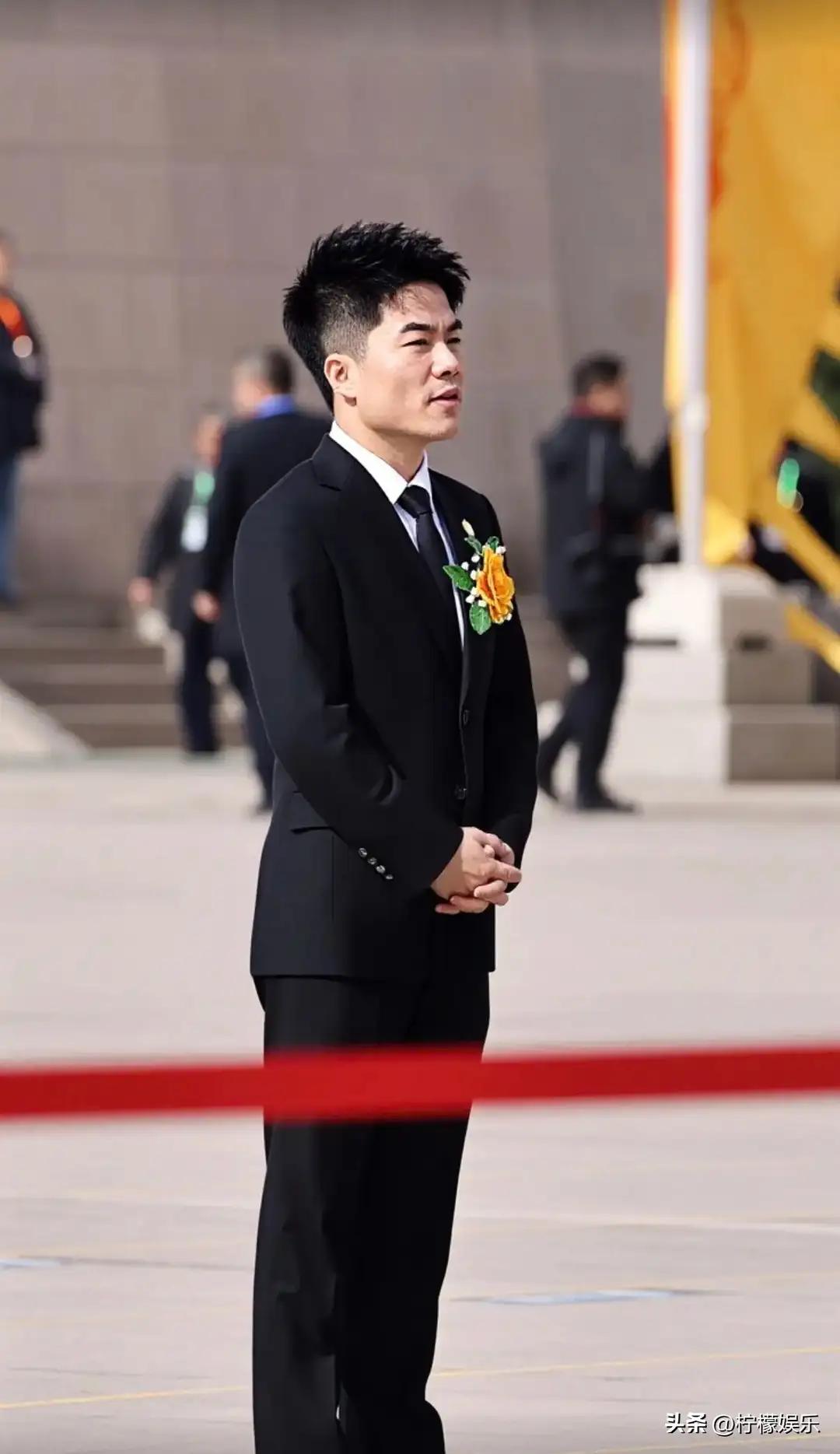 近日，与辉同行科技有限公司的负责人董宇辉老师着正装，回老家陕西参加公祭轩辕黄帝祭