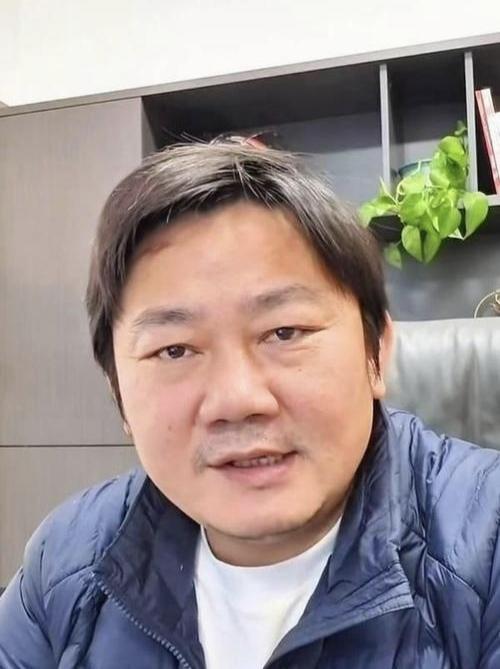 机车创始人张雪承诺独自出资为肝癌小伙换肝，拒绝众筹引全网点赞
 
6月2日晚间，