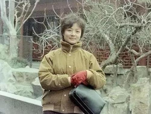 1983年，王贵娥到北京探亲，不愿回去了，正好《红楼梦》在报纸上招演员，要能进组