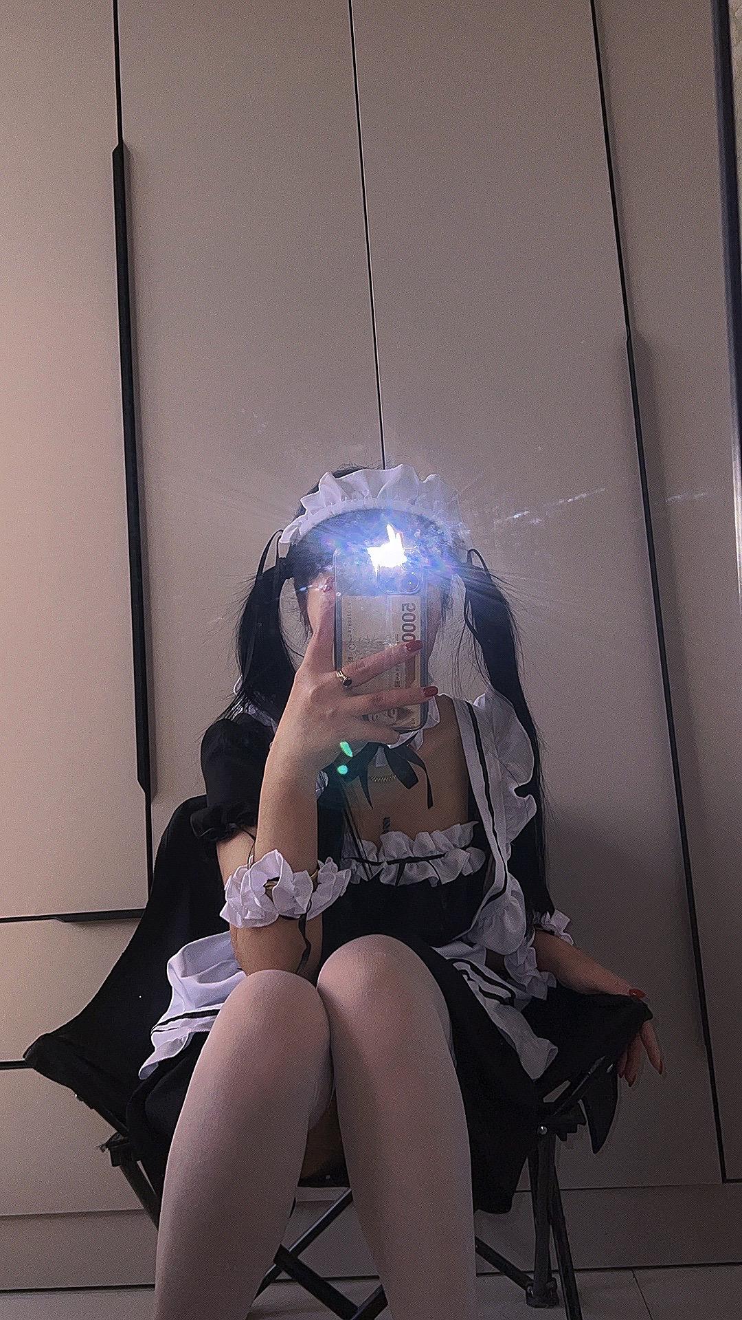 都不真诚 .我偏不 我反骨 我要热烈 要坦诚 要和真心硬碰硬…