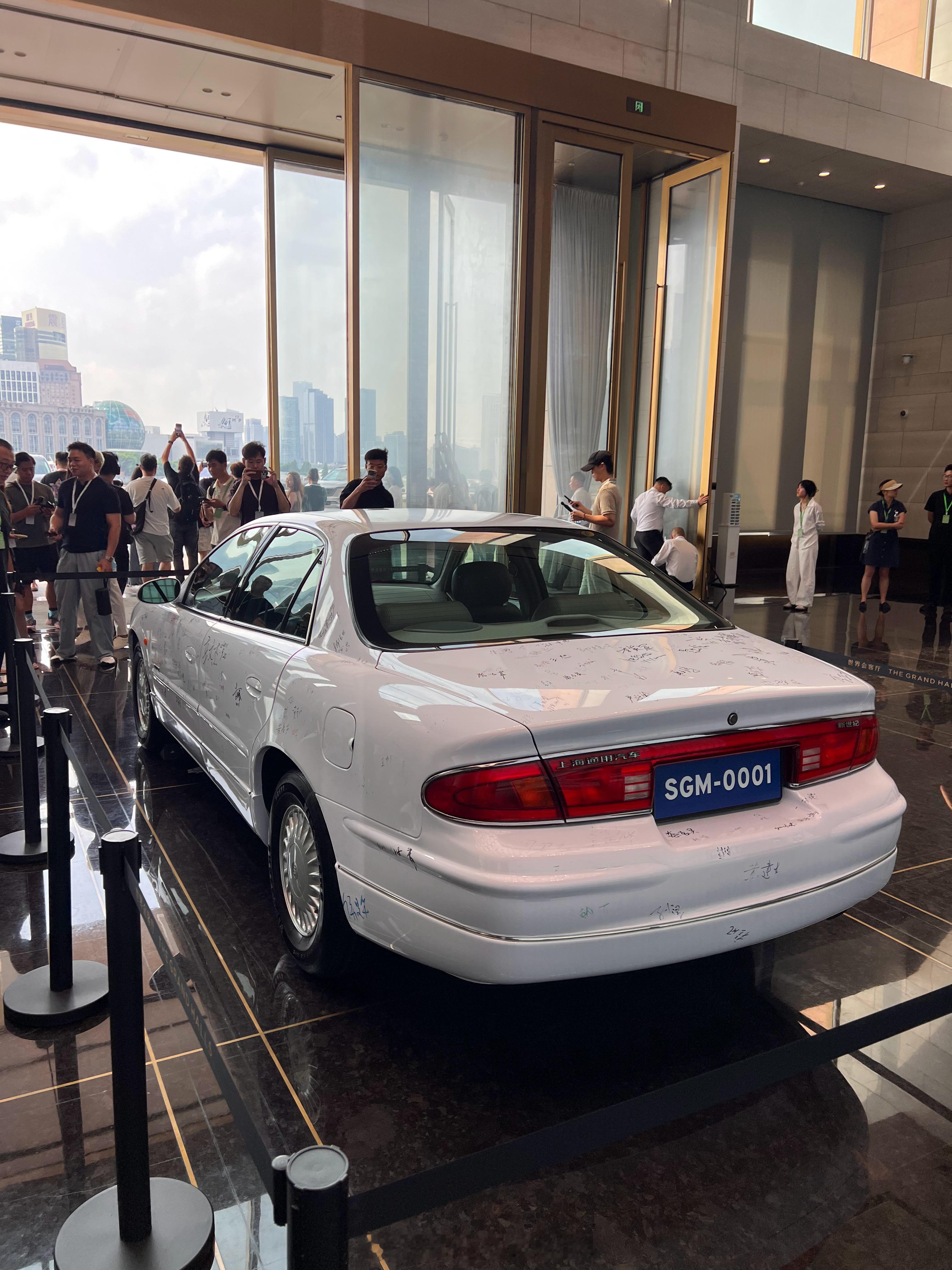 在当年 如果你开的是别克新世纪那现在 你开什么车才不家道中落别克极度躁动