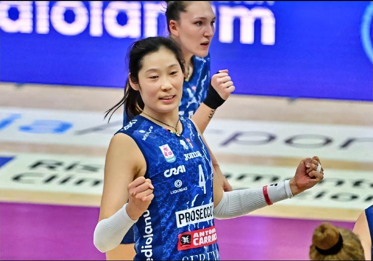 熬夜熬夜[泣不成声]
3月5日3:30🔥
又有朱婷的比赛看咯！！
意大利女排联