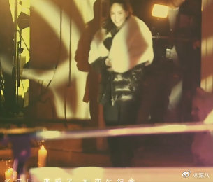 昆凌穿个大黑袄子被求婚好羡慕昆凌 好羡慕昆凌，这个求婚也太浪漫了吧 