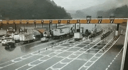 超宽车，司机师傅你含糊了！未收臂车辆是如何上高速的高速公路 超宽车