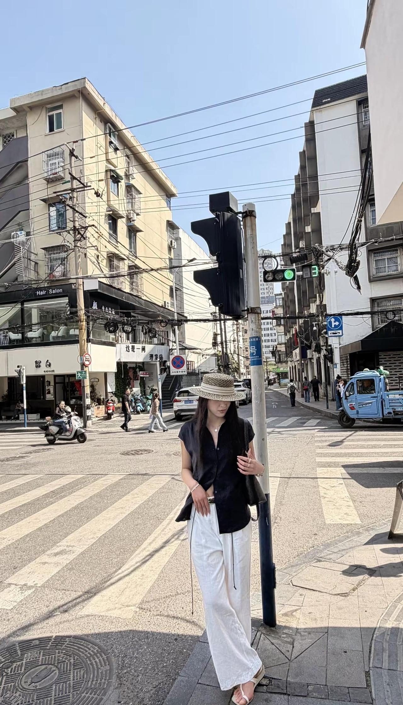 老钱衣服身上穿 风生水起财路宽 这应该是合肥最像韩国街道的地方了吧老钱风 极简穿