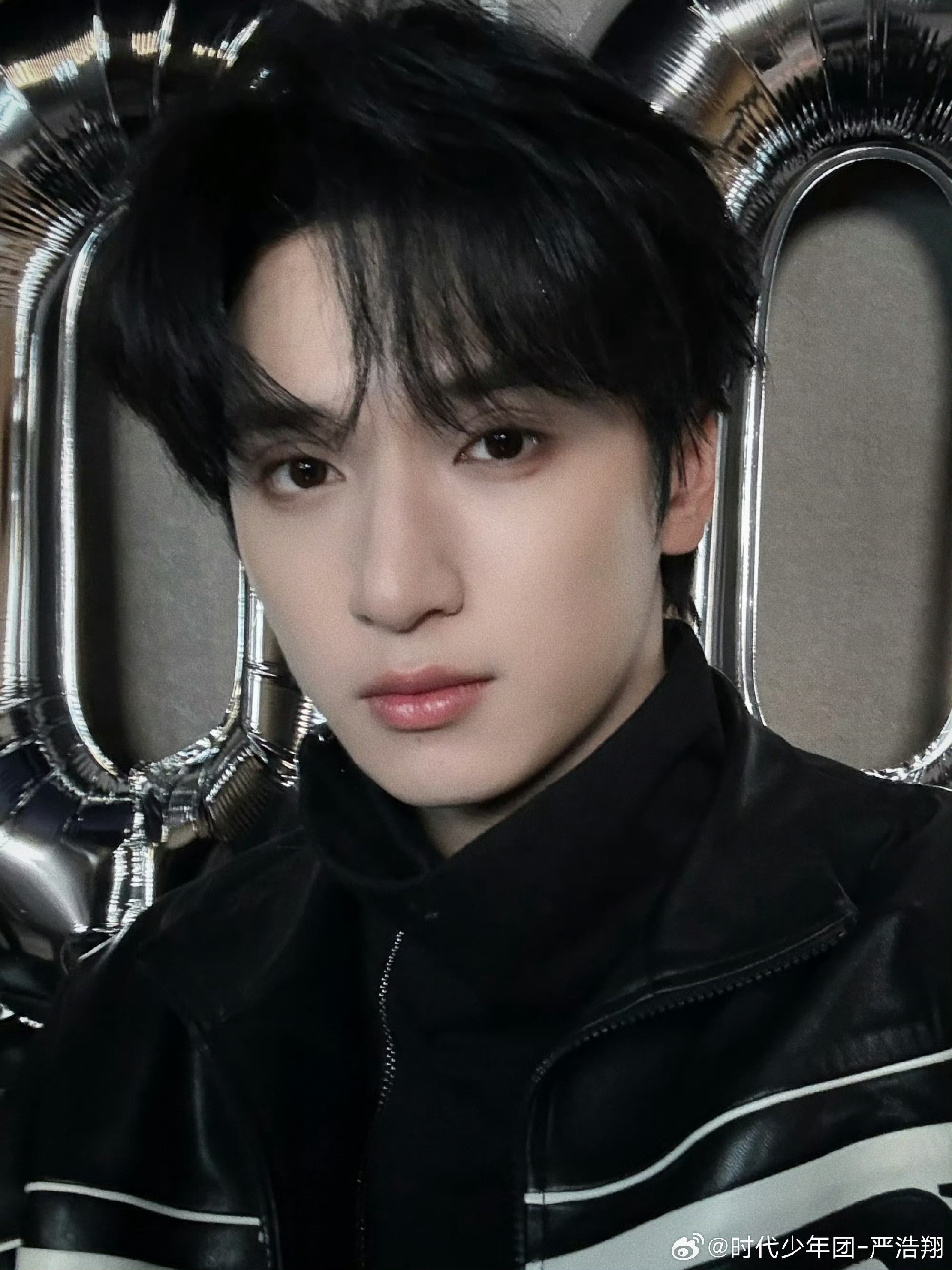 严浩翔游戏惩罚趴床边抖臀好兄弟之间相互打闹挺正常的吧不要随时随地上升了没想过对当